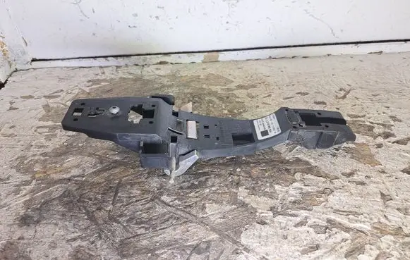 Rear door exterior handle/bracket
