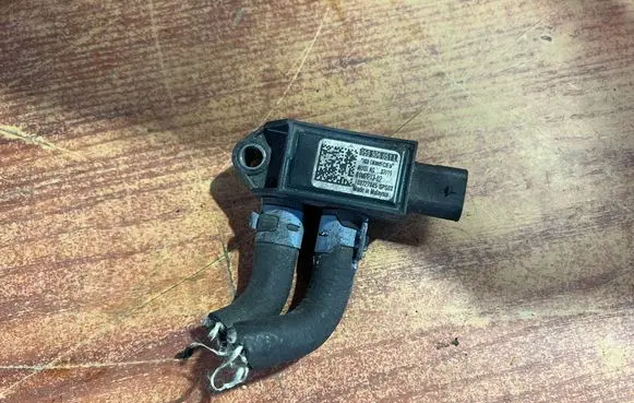 Audi Q7 4M Exhaust gas pressure sensor 059906051L