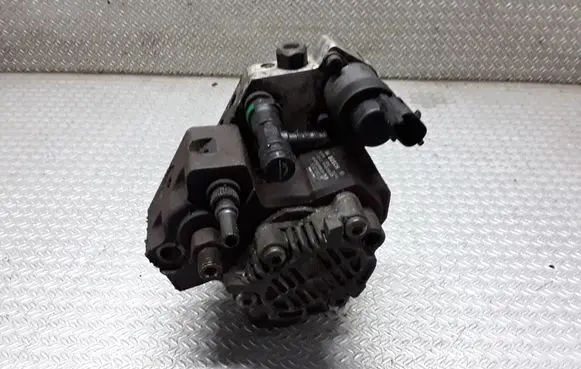 Renault Laguna II Fuel injection high pressure pump 8200108225 0445010075