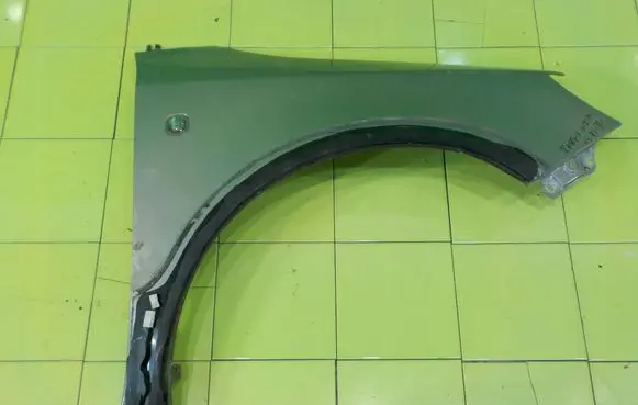 Skoda Fabia Mk2 (5J) Fender PRZOD PRAWY