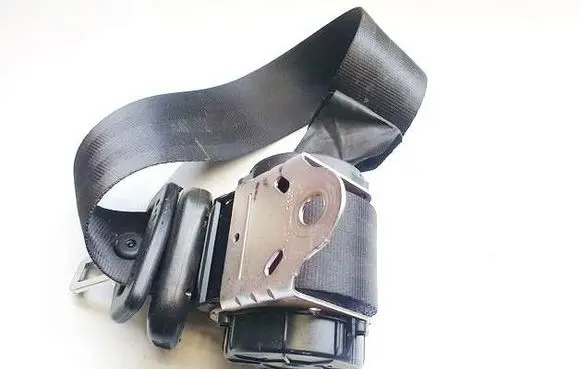 Rear seatbelt