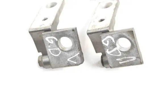 Alfa Romeo 159 Rear door upper hinge