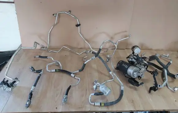 Toyota Prius Prime Air conditioning (A/C) pipe/hose
