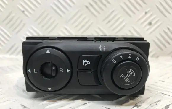Chevrolet Captiva Headlight level adjustment motor 68571F01