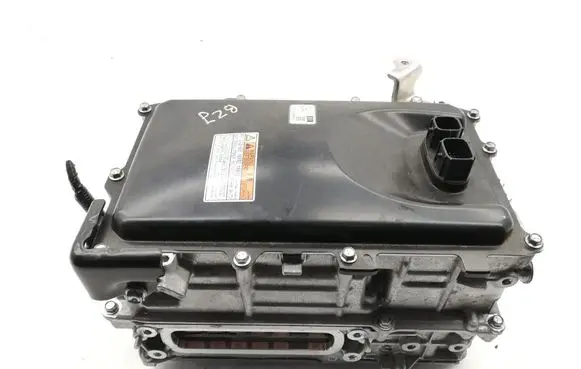 Voltage converter inverter