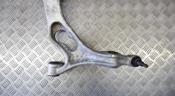 Volkswagen Touareg II Front lower control arm/wishbone 7P0407152C