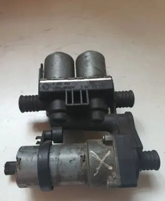 BMW 5 E39 Coolant heater control valve 1147412119