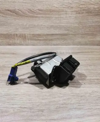Toyota Corolla Verso AR10 Tailgate boot lock/latch motor 1928