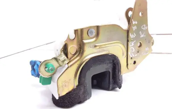 Subaru Forester SF Front door lock