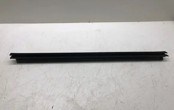 Peugeot 2008 I Rear door glass trim molding 9673354180
