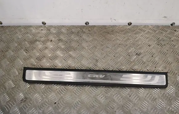 Honda CR-V Front sill trim cover 84252SWAA