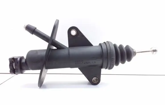 Ford Mondeo Mk III Clutch master cylinder 1S717A543AB