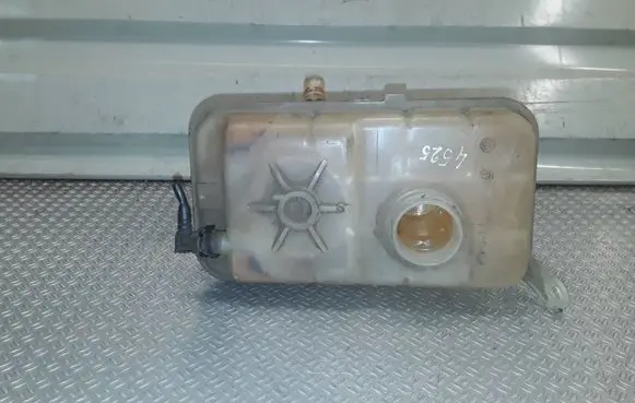 Peugeot 407 Coolant expansion tank/reservoir 