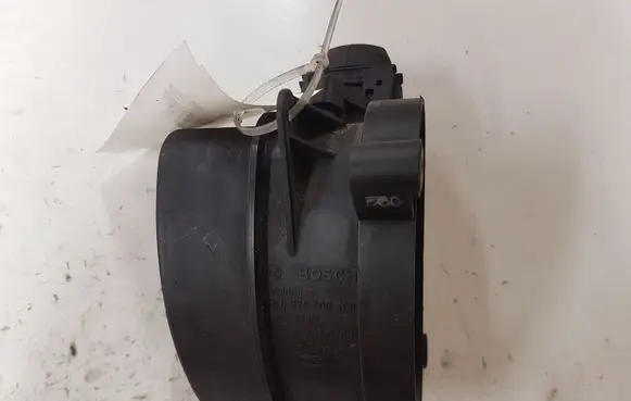 BMW 5 E39 Mass air flow meter 0928400468 77870760