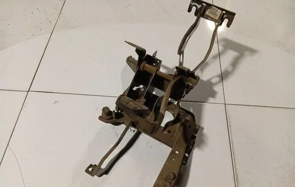 Volkswagen Sharan Brake pedal X043152