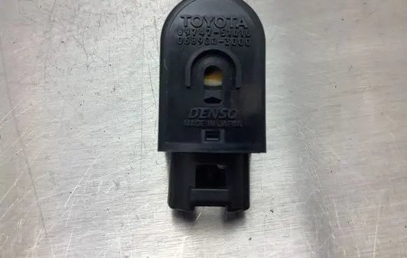 Lexus RX 330 - 350 - 400H Sensor 8974751010 0689003000