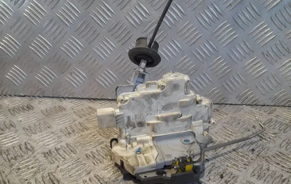 Audi A4 S4 B7 8E 8H Front door lock 8E2837015AA