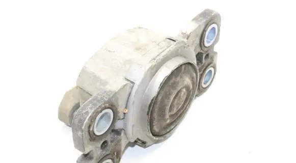 Honda CR-V Engine mount bracket 6G927M121