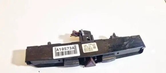 Opel Zafira B Hazard light switch 13100106 03758075