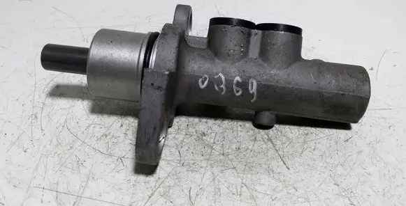 Mitsubishi Outlander Master brake cylinder