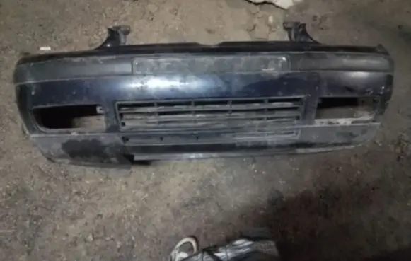 Volkswagen Golf IV Front bumper