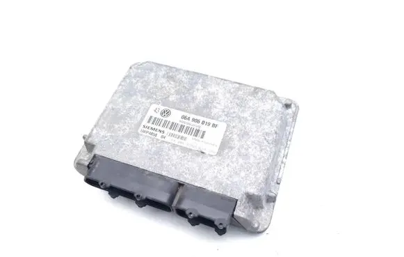 Volkswagen Golf IV Engine control unit/module 06A906019BF 5WP4858