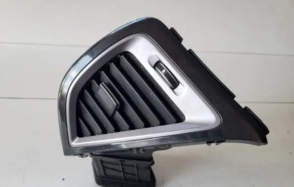 Hyundai Santa Fe Dashboard side air vent grill/cover trim 974062W000