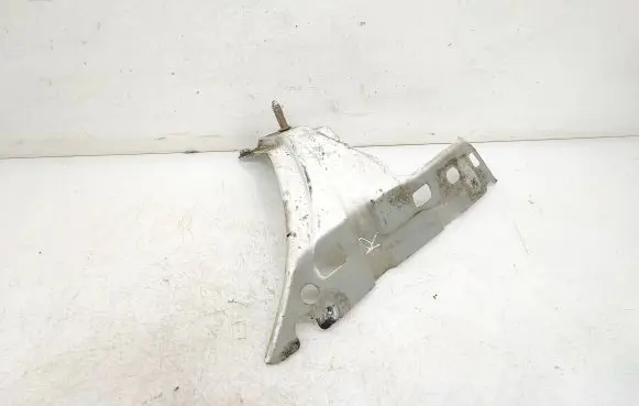 Volkswagen Caddy Fender mounting bracket 1T0821135