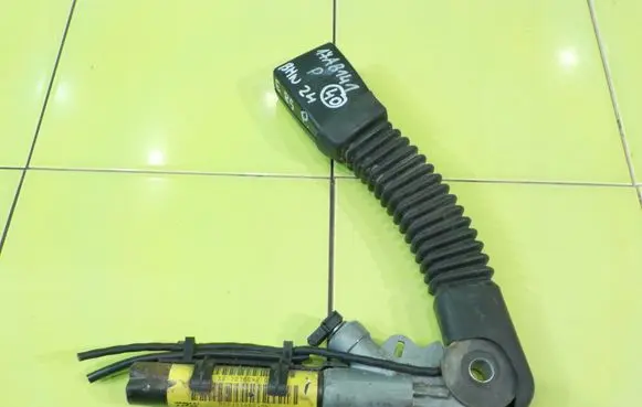 BMW Z4 E85 E86 Front seatbelt PRZOD ZAPINKA