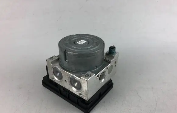 Mini One - Cooper F56 F55 ABS Pump 6873509 6873510