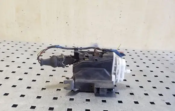 Audi A6 S6 C4 4A Front door lock 4A1837016D