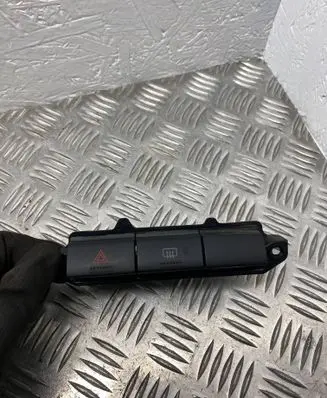Toyota Avensis T220 Hazard light switch 5544620140