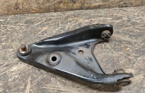 Dacia Sandero Front lower control arm/wishbone