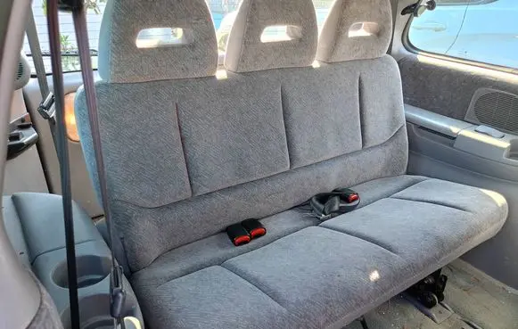 Chrysler Voyager Second row seats 