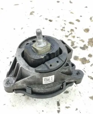 BMW 4 F36 Gran coupe Engine mount bracket 6787657 140714 1828