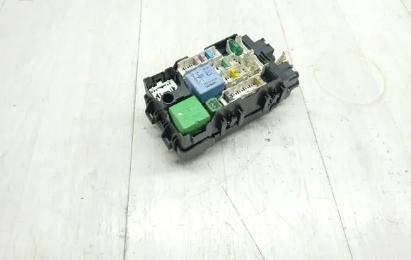 Peugeot 508 Fuse module 9665492680 018014781