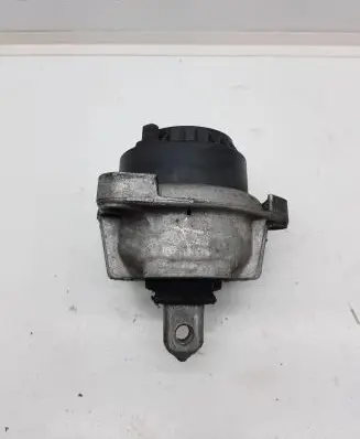 BMW 5 F10 F11 Engine mount bracket G2038310