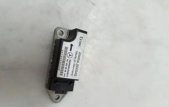 Mercedes-Benz E W210 Airbag deployment crash/impact sensor 0018205626