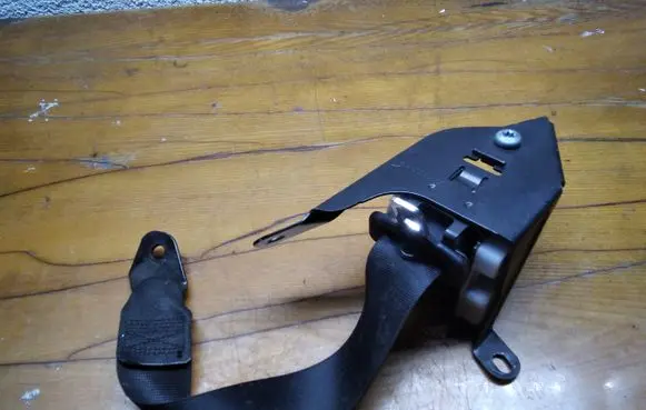 Mercedes-Benz CLK A209 C209 Rear seatbelt A2098680214
