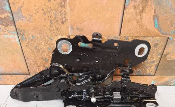 BMW X3 G01 Engine bonnet/hood hinges 7397500 7475792 41617475792