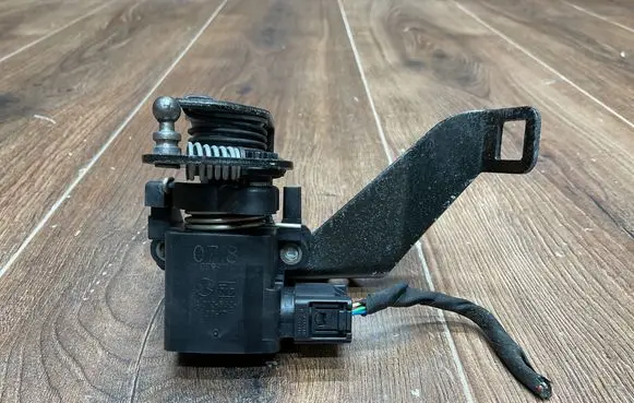 Mercedes-Benz SL R129 Accelerator throttle pedal A0125423317