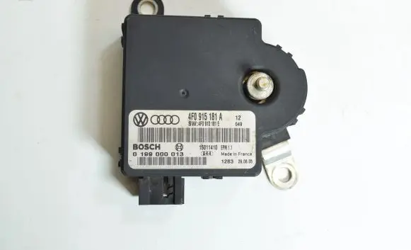 Audi A6 S6 C6 4F Power management control unit 4F0915181A