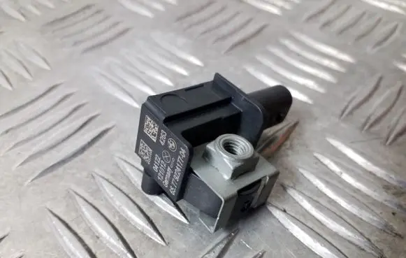 BMW 5 F10 F11 Airbag deployment crash/impact sensor 779224177