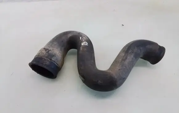 Volkswagen PASSAT B5 Engine coolant pipe/hose