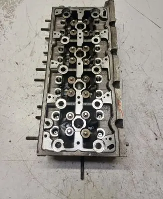 Volkswagen PASSAT B8 Engine head 05L103403AC