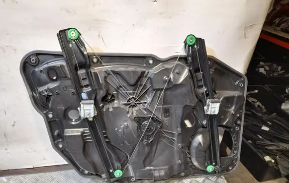 Porsche Cayenne (92A) Front door window regulator with motor 7P5837756D
