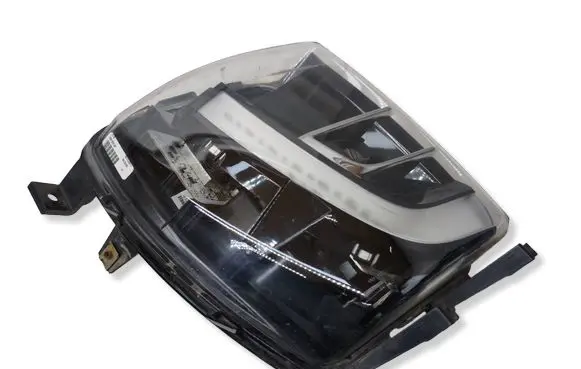 Tesla Model X Front fog light 103433100A 00197437 023468