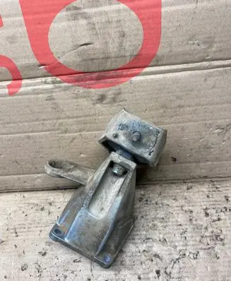 Audi A6 S6 C4 4A Gearbox mounting bracket 4A0399114G