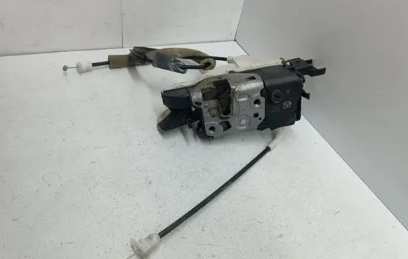Citroen Berlingo Front door lock A01852 5046M1913J4 PSA828406