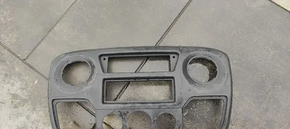 Renault Master III Dashboard center trim panel 682600025R